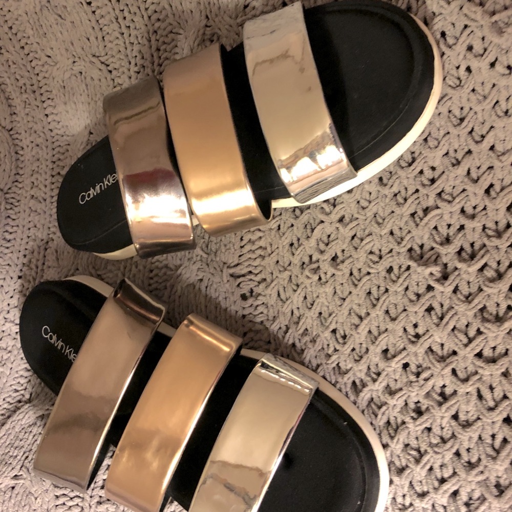 Nike dressy flip flop style sandals